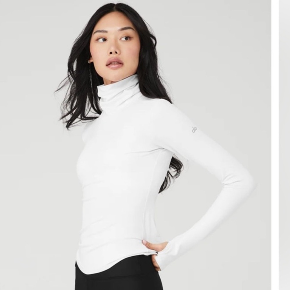 ALO Yoga - ALOSOFT Refine Turtleneck